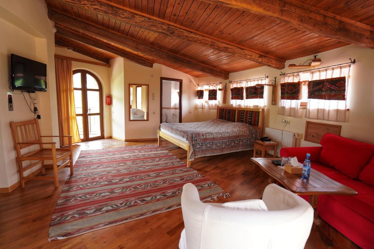 Hotel Mirhav Goris Exterior foto