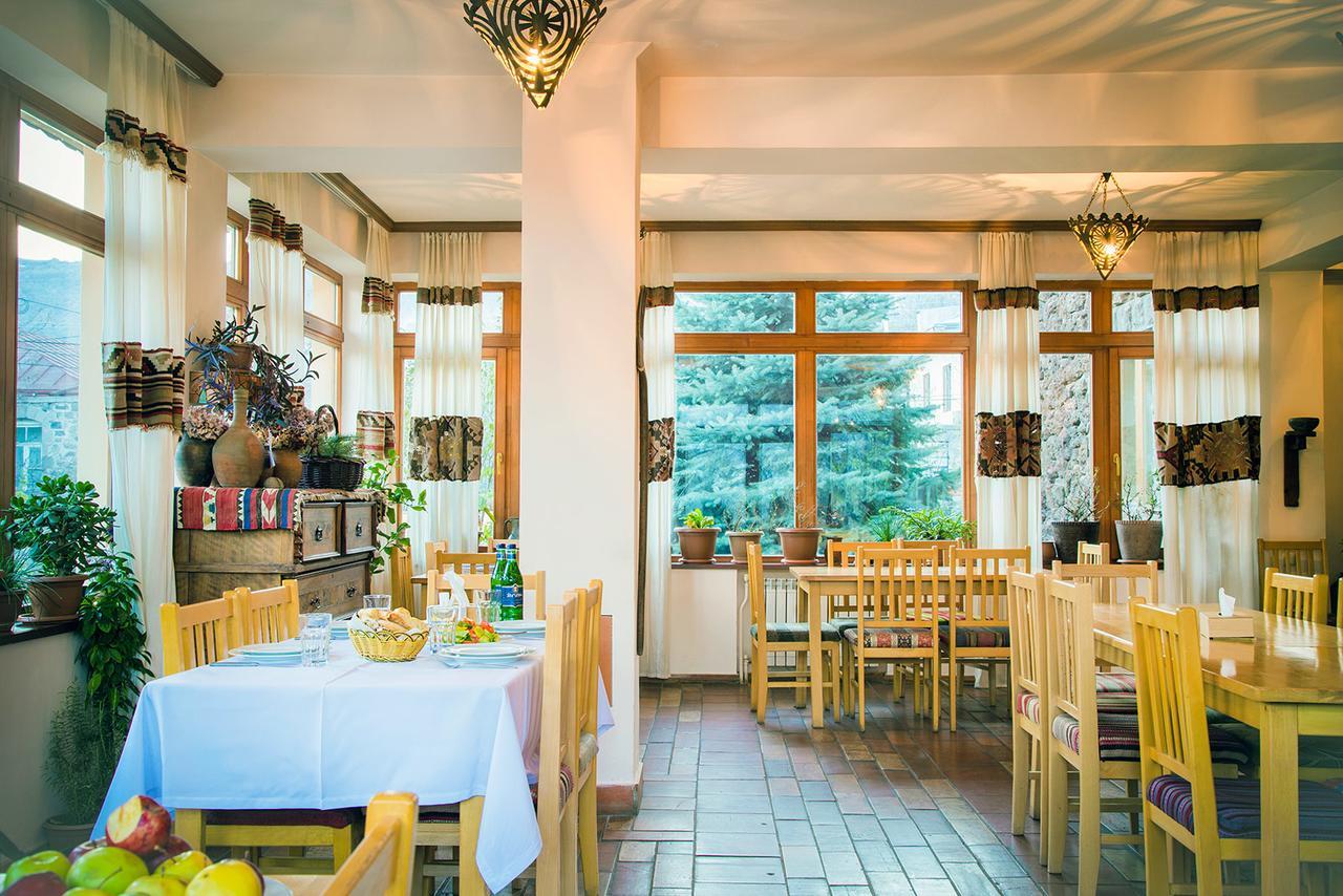 Hotel Mirhav Goris Exterior foto