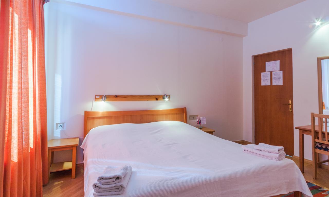 Hotel Mirhav Goris Exterior foto
